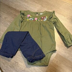 Embroidered Green onesie with leggings set 24 months